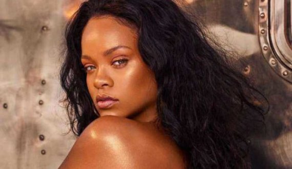 Rihanna rikthen në modë këtë stil flokësh 