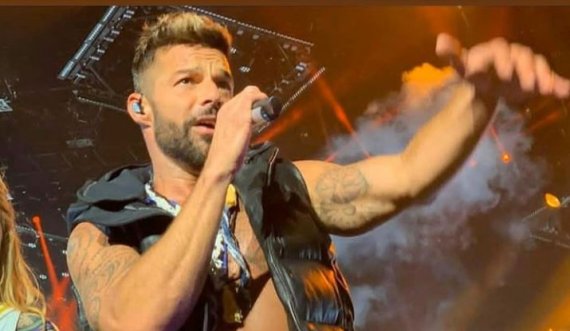 “Disa mendojnë se jam i çmendur”- Ricky Martin dëshiron të bëjë sërish fëmijë me bashkëshortin: Embrionet po presin