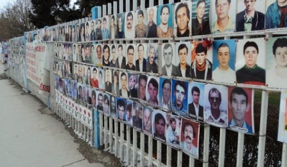 Të pagjeturit e luftës: Me presionin ndërkombëtar, do të gjenden plot varreza shqiptarësh në Serbi