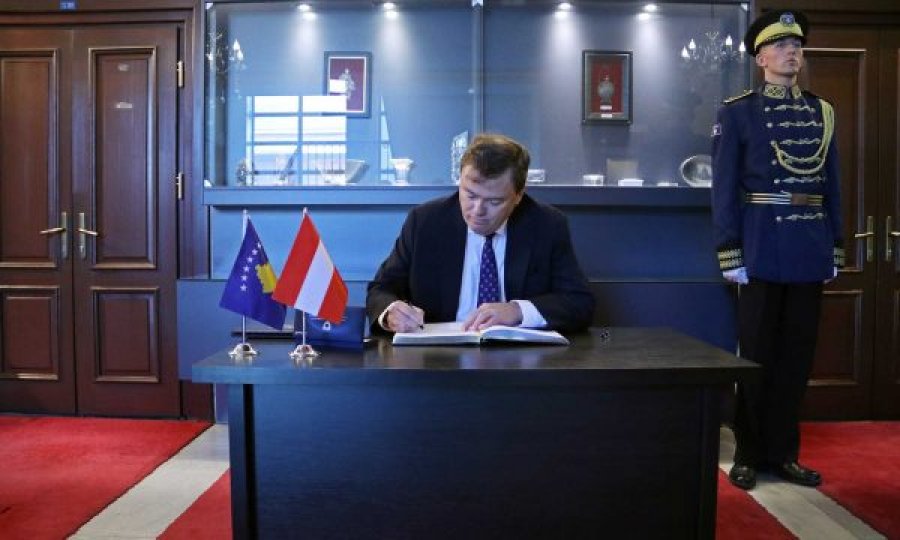 Ambasadori austriak tregon nëse ka ndërruar qëndrimin Austria për heqjen e vizave ndaj kosovarëve