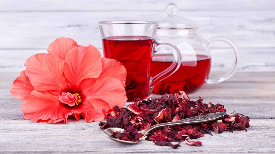 Përgatiteni çajin nga hibiskusi dhe ulni shtypjen e lartë të gjakut 