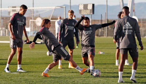 Hazard, Odegaard dhe Mariano në formacion – Marcelo, Asensio dhe Vini në stol