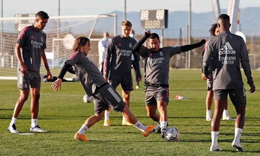 Hazard, Odegaard dhe Mariano në formacion – Marcelo, Asensio dhe Vini në stol