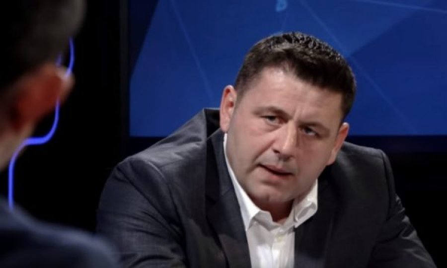 Bekë Berisha: Nuk i kërkoj falje 'zotit Sfeklla'