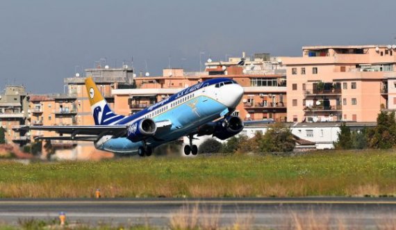  Muriqi me shokë e përjetojnë tmerrin në aeroplanin e ri privat të Lazios 