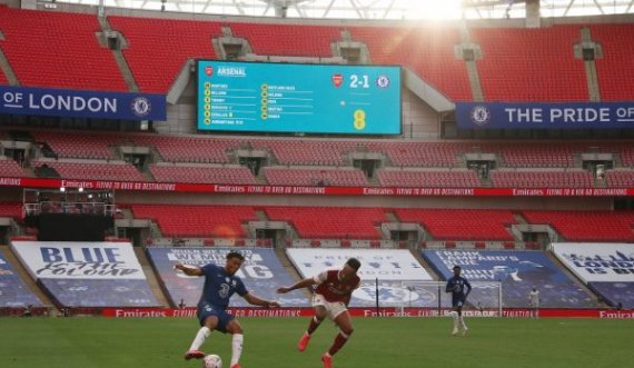 Premierliga tashmë ka një datë të caktuar për rikthimin e tifozëve në stadiume
