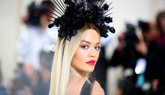 Rita Ora i lë pak vend imagjinatës: Gati për takime online