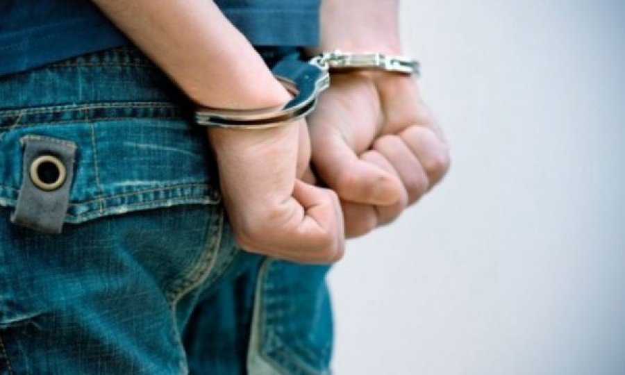 Dhunoi kunatën, arrestohet 48-vjeçari