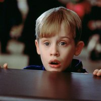 Jeni kuriozë të dini si duket pas kaq shumë vitesh shtëpia e “Kevin-it” në “Home Alone”?