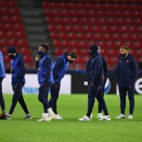 Chelsea synon sonte fitoren në Francë kundër Rennes