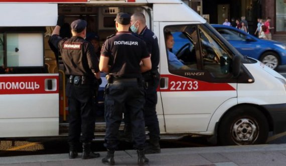 Burri në Rusi merr peng 6 fëmijët e tij, kërcënon se do t’i vras nëse s’i kthehet gruaja