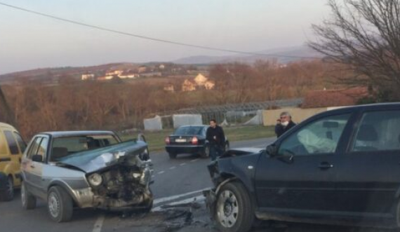 Aksident në Klinë, tre persona dërgohen për trajtim mjekësor