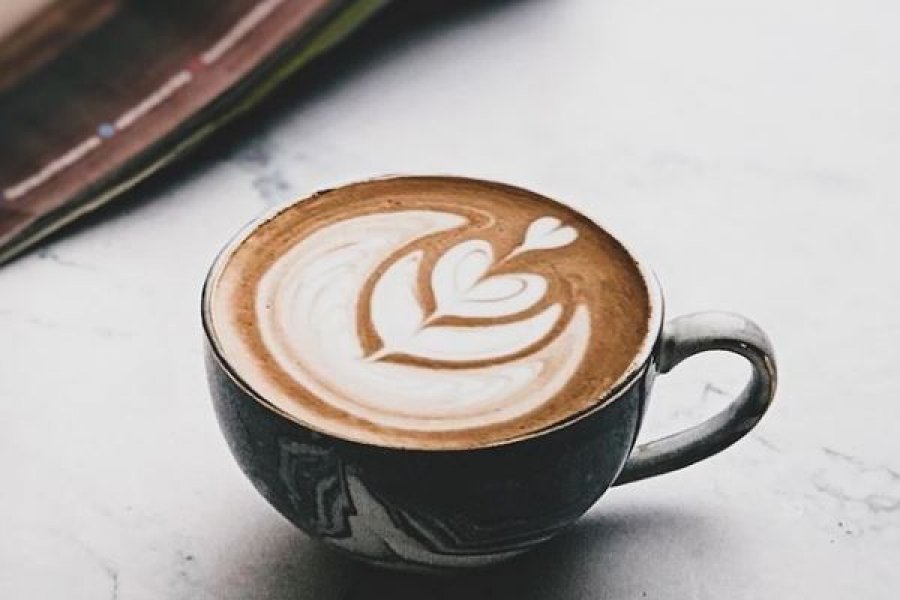 Nga luhatja e humorit deri tek depresioni, ja nga çfarë do të “shpëtoni” nëse konsumoni kafe rregullisht sipas shkencës