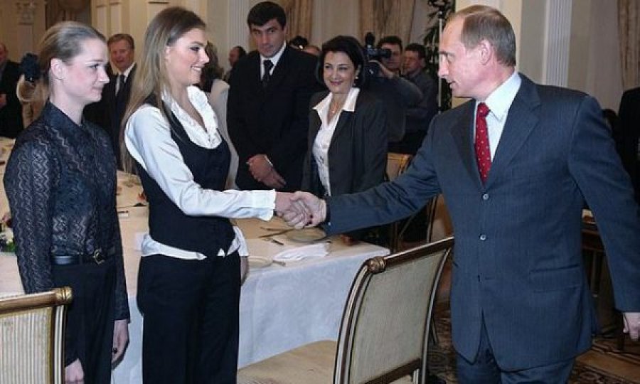 Mediat e huaja shkruajnë se e dashura e Vladimir Putin po fiton 7.5 milionë funta në vit