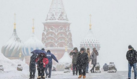 Rusia goditet nga stuhia e akullt, mijëra njerëz pa ngrohje dhe energji elektrike