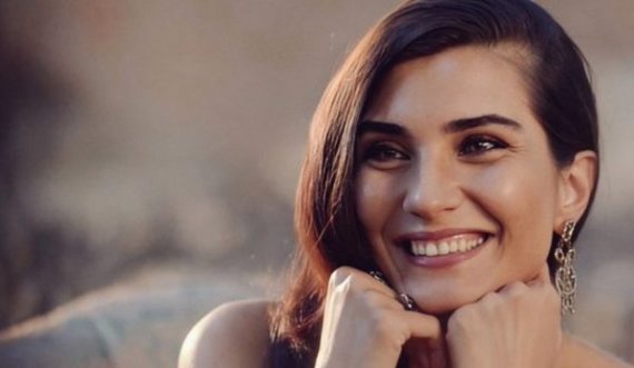 Zbulohet i dashuri i aktores së njohur turke, është 9 vjet më i ri