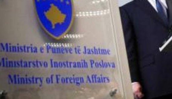 Defektet dhe anomalit në Ministrin e Punëve të Jashtme po e zbehinë imazhin e Kosovës! 