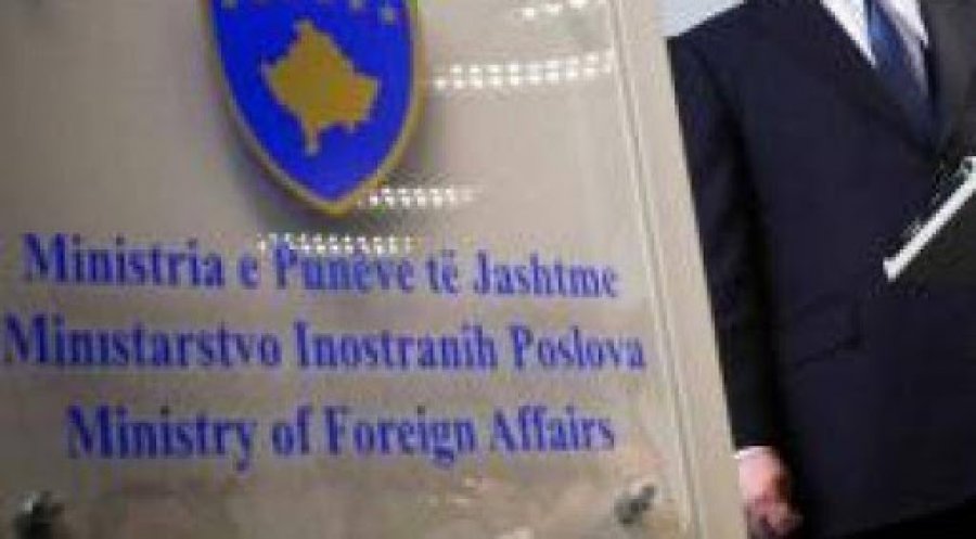Defektet dhe anomalit në Ministrin e Punëve të Jashtme po e zbehinë imazhin e Kosovës! 