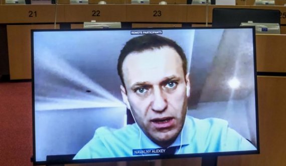 Navalnyn nuk e ndai asl helmimi, i bën thirrje BE-së t’i sanksionojë oligarkët rusë