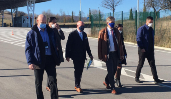  Shefi i EULEX’it, bashkë me Lajçakun, vizitojnë Multivodën, jepin shenja se Serbia s’po e respekton marrëveshjen e IMB’së 