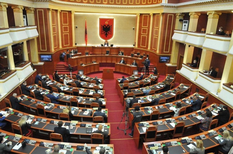 Komisioni Hetimor i Kuvendit të Shqipërisë për raportin e Dick Martit vetëm për arkivën historike, nismë e vonuar që nuk prodhon efekte juridike
