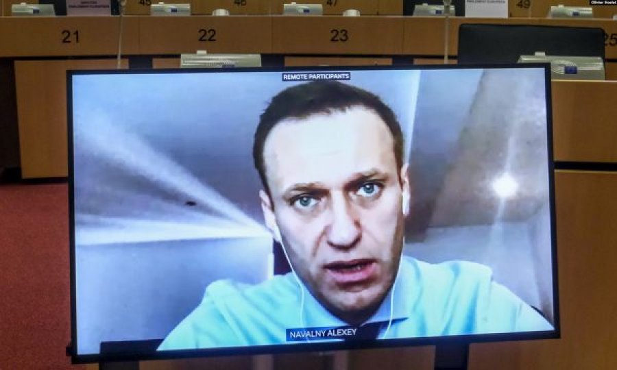 Navalnyn nuk e ndai asl helmimi, i bën thirrje BE-së t’i sanksionojë oligarkët rusë