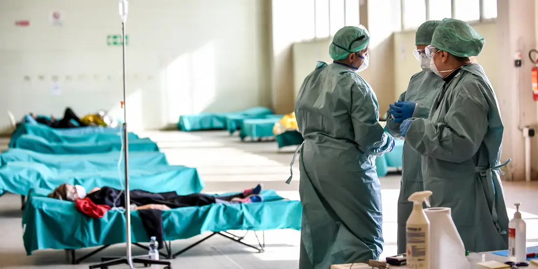  Itali: 28.352 raste të reja me koronavirus, vdesin edhe 827 persona 