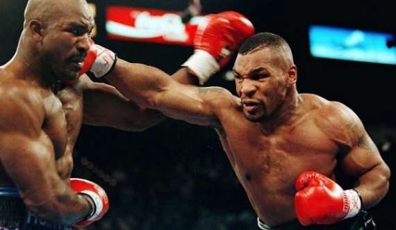 Mike Tyson mohon gjithçka para meçit me Jones Jr
