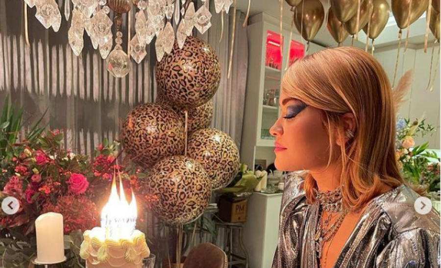 Rita Ora publikon disa fotografi e video nga festa e ditëlindjes