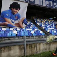 Zyrtare: Stadiumi i Napolit merr emrin e legjendës Maradona!