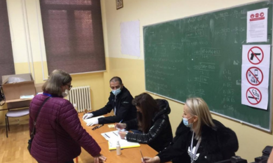 Hapen të gjitha qendrat e votimit në Veri të Mitrovicës