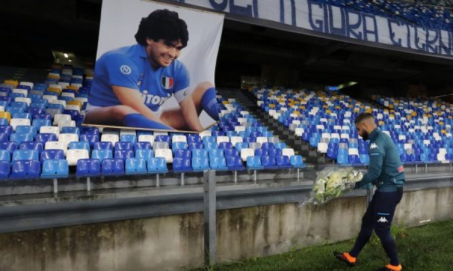  Zyrtare: Stadiumi i Napolit merr emrin e legjendës Maradona! 