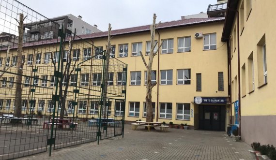 Kjo shkollë e Prishtinës respekton vendimin e SBASHK’ut, nuk mbajnë mësim