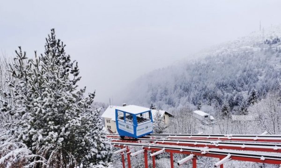  Bora mbulon Brezovicën