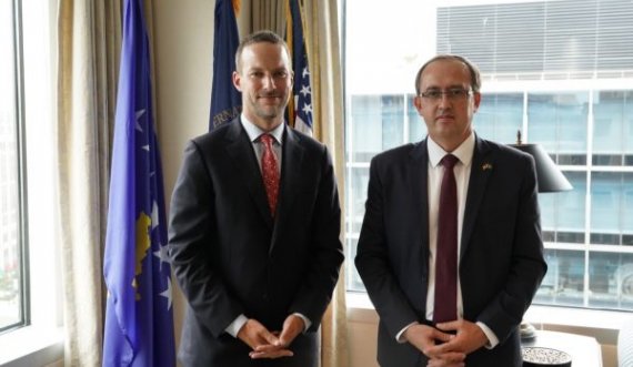 Zyrtari amerikan garanton për projektet që u nënshkruan në Shtëpi të Bardhë edhe nëse ndryshon pushteti atje