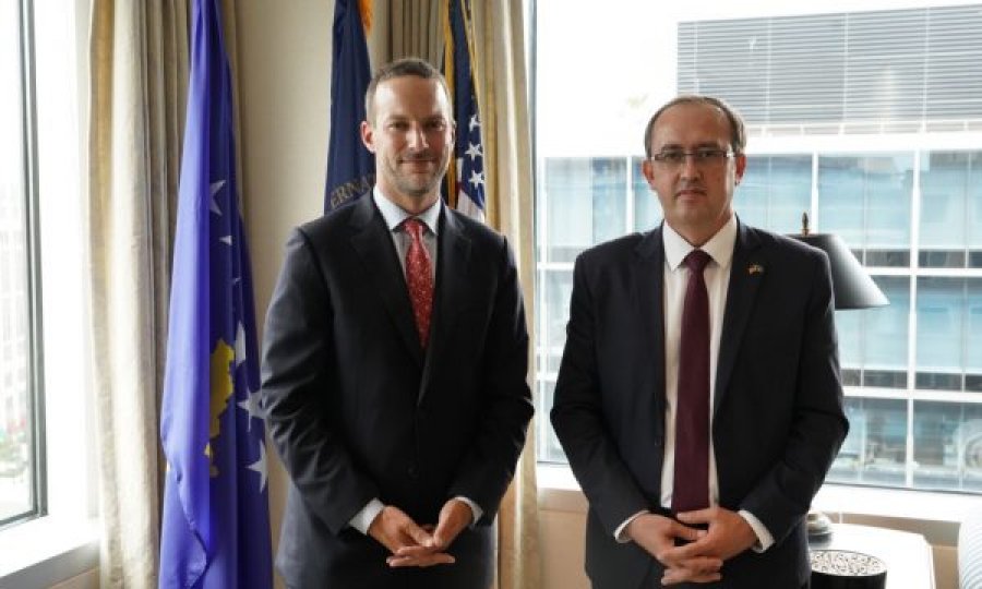 Zyrtari amerikan garanton për projektet që u nënshkruan në Shtëpi të Bardhë edhe nëse ndryshon pushteti atje