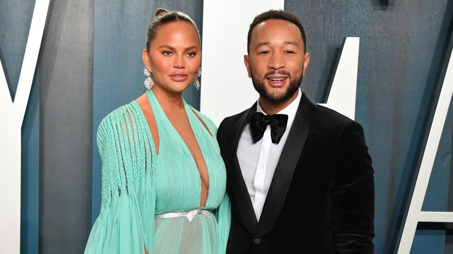 “Jemi në dhimbje”; Chrissy Teigen dhe John Legend humbin fëmijën!