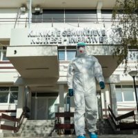 Mjeku i Klinikës Infektive infektohet me Covid-19