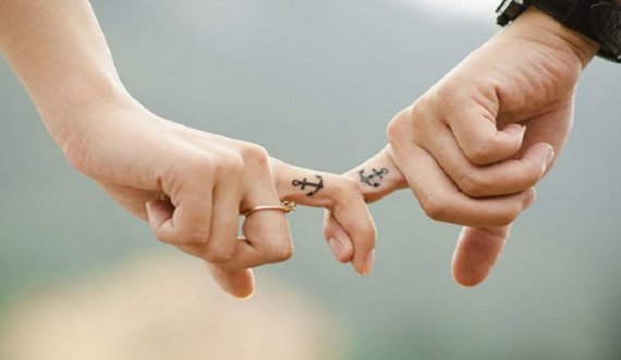 Çfarë kërkon më shumë një vajzë tek partneri, mësoni karakteristikën e çuditshme