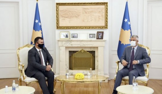 Presidenti Hashim Thaçi e takon avokatin e ri të popullit