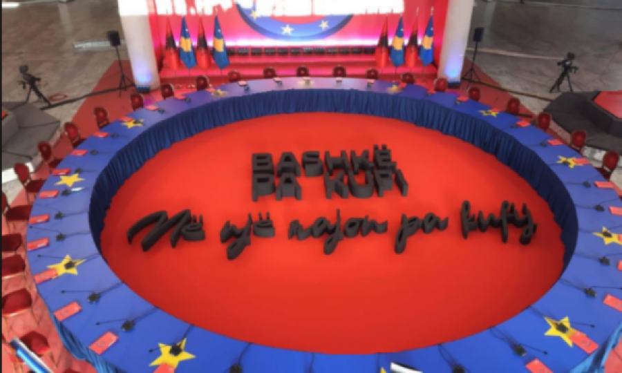 Slogani i takimit Kosovë-Shqipëri: Bashkë pa kufi