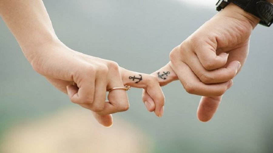 Çfarë kërkon më shumë një vajzë tek partneri, mësoni karakteristikën e çuditshme