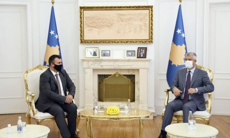 Presidenti Hashim Thaçi e takon avokatin e ri të popullit