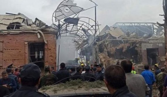 Vazhdojnë luftimet në Nagorno-Karabak, bombardohen qytetet e mëdha