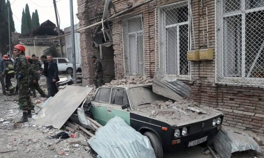 Armenia bombardon qytetin e dytë më të madh azer