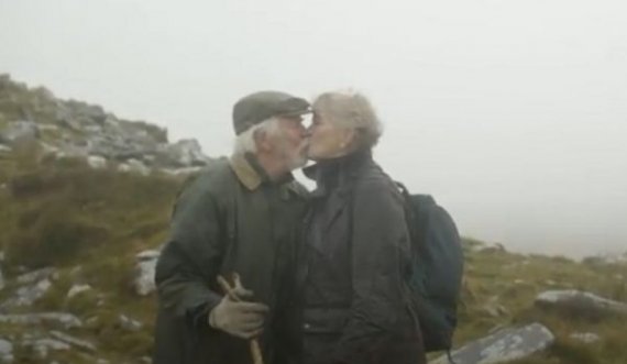 Pesë muaj pasi u infektua nga Covid-19, 84-vjeçari ngjit majën më të lartë të malit
