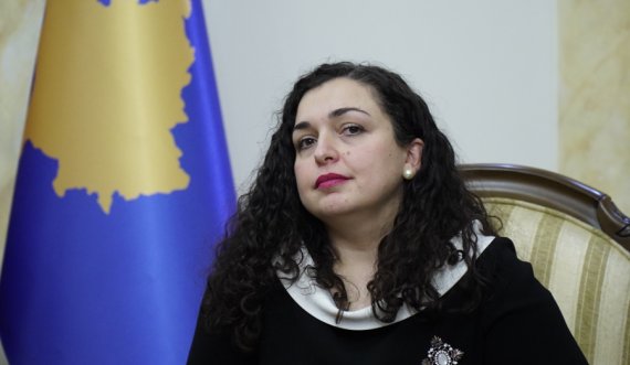 Vjosa Osmani nënshkruan peticionin ku kërkohet drejtësi për 11 vjeçarin që u vra në Fushë Kosovë