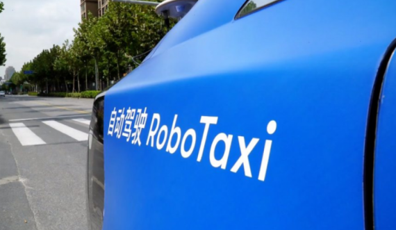 Kina avancon me Taksi robot