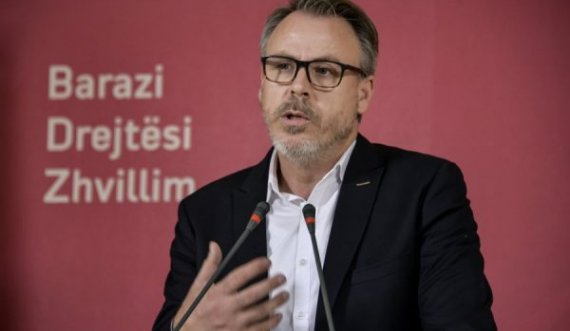 Zogiani i VV’së i krahason me derra gazetarët: Është si të luftosh me derrin