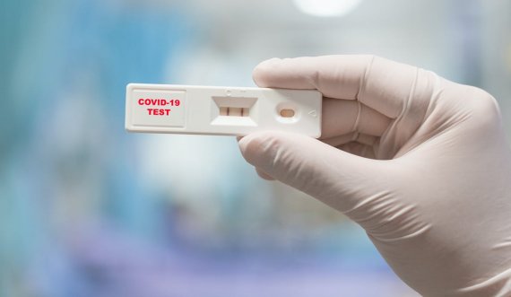 Dy persona humbën betejën me koronavirusin brenda 24 orëve në Kosovë